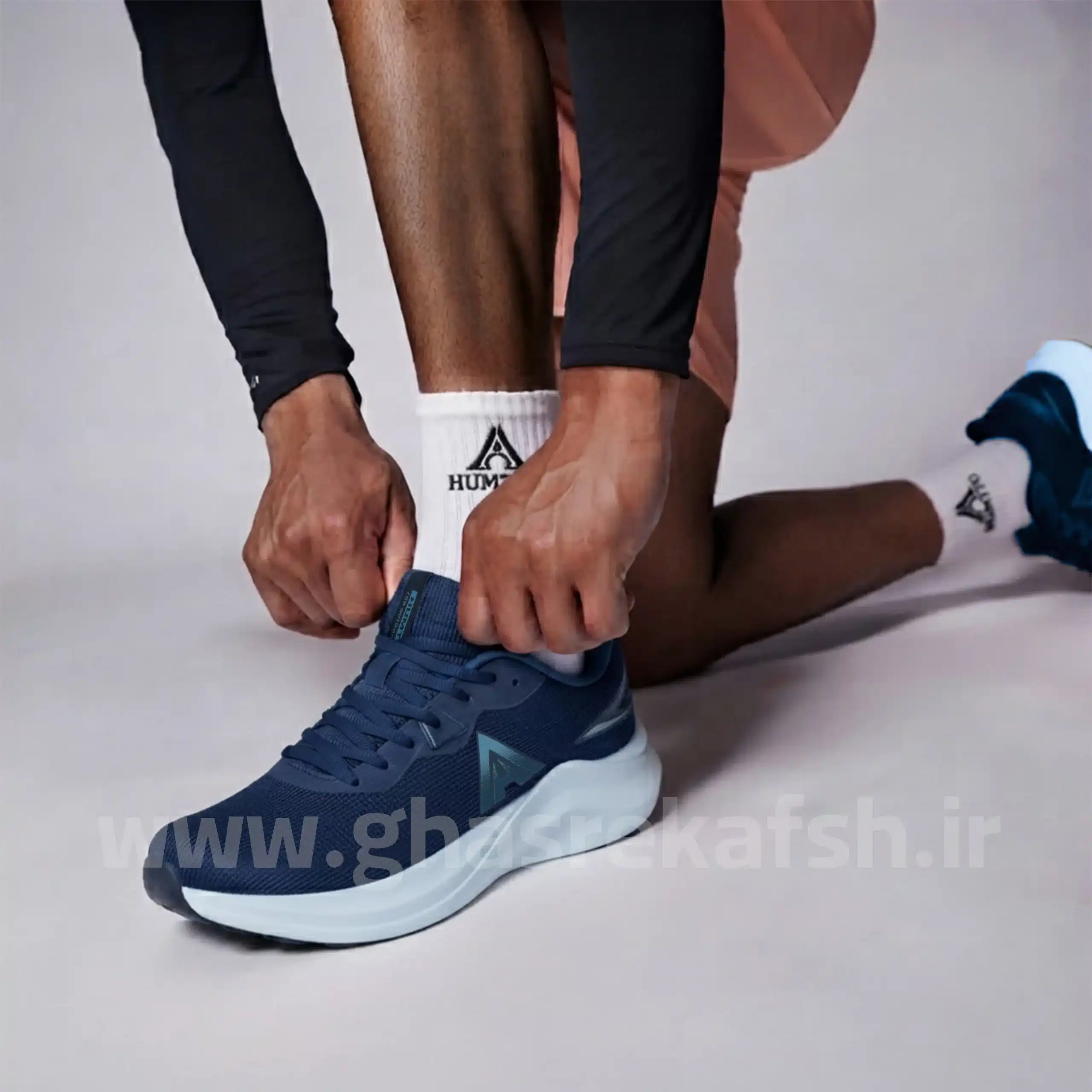 5 کفش کتونی مردانه هامتو humtto مدل مثلثی رنگ سرمه ای کد 2760 - تصویر 1